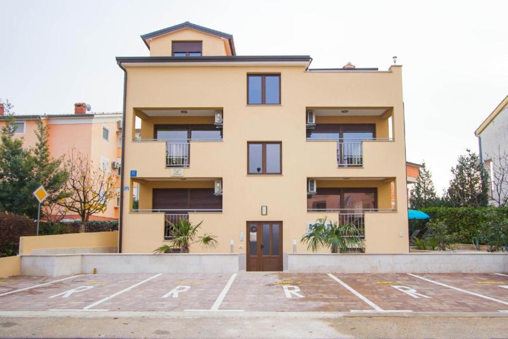 Villa Patricija-Apartmani Poreč Kültér fotó
